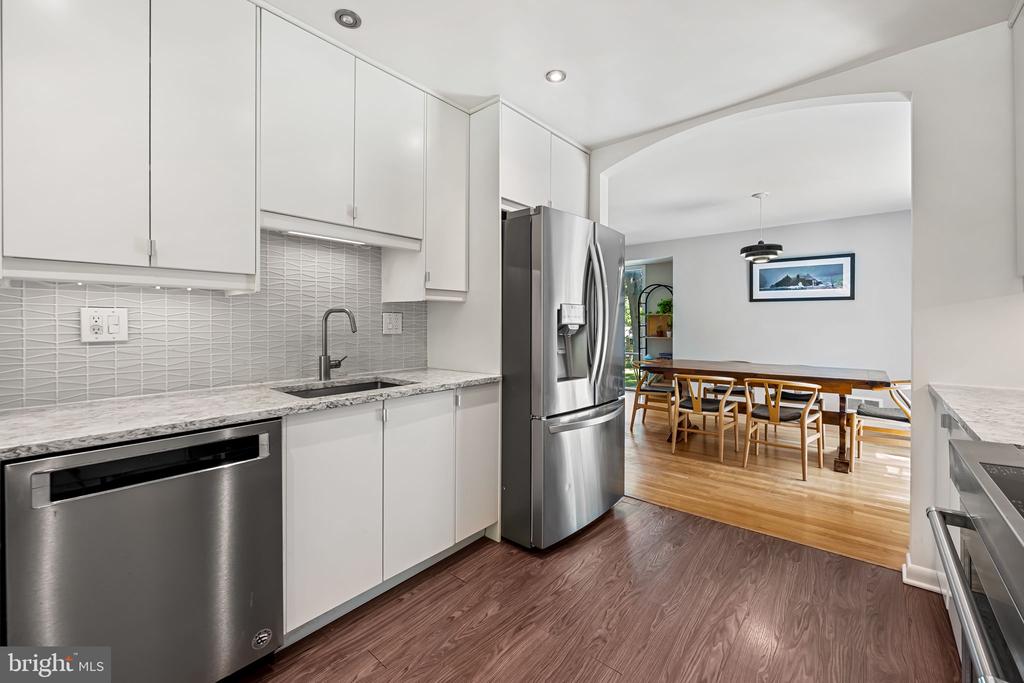 9815 Inglemere Dr
