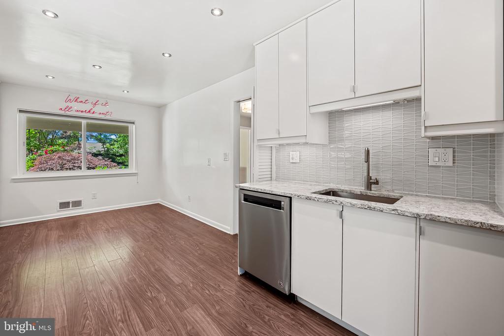 9815 Inglemere Dr