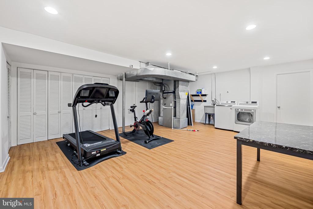 9815 Inglemere Dr