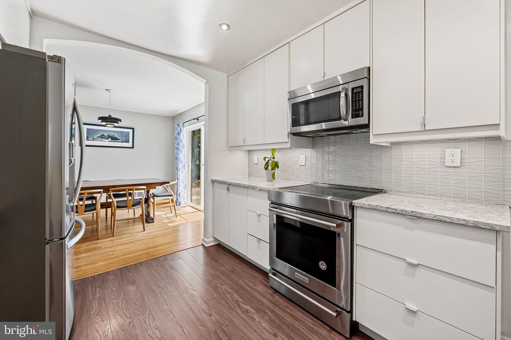 9815 Inglemere Dr