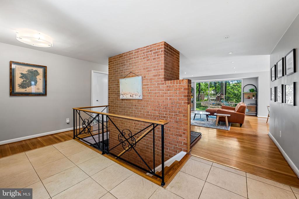 9815 Inglemere Dr