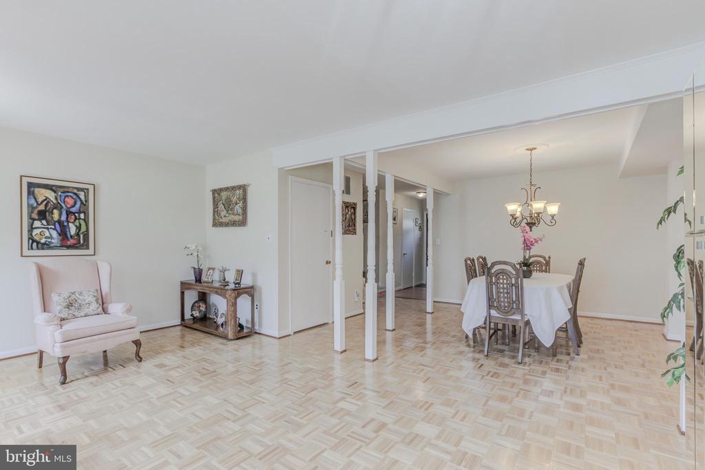 513 MEADOW HALL DRIVE D513