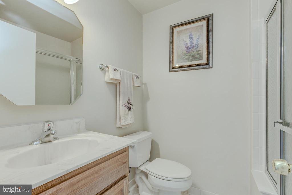 513 MEADOW HALL DRIVE D513