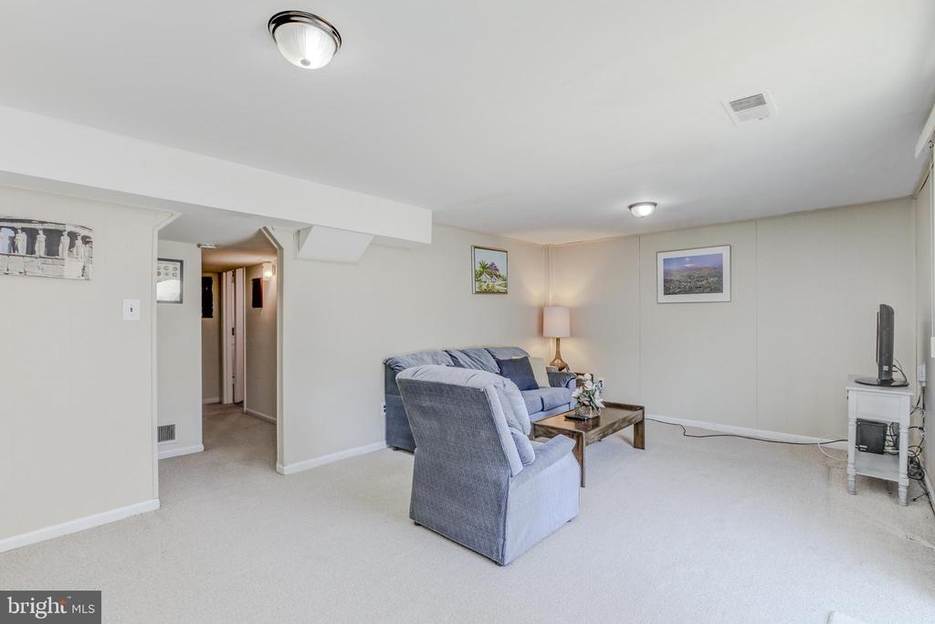 513 MEADOW HALL DRIVE D513