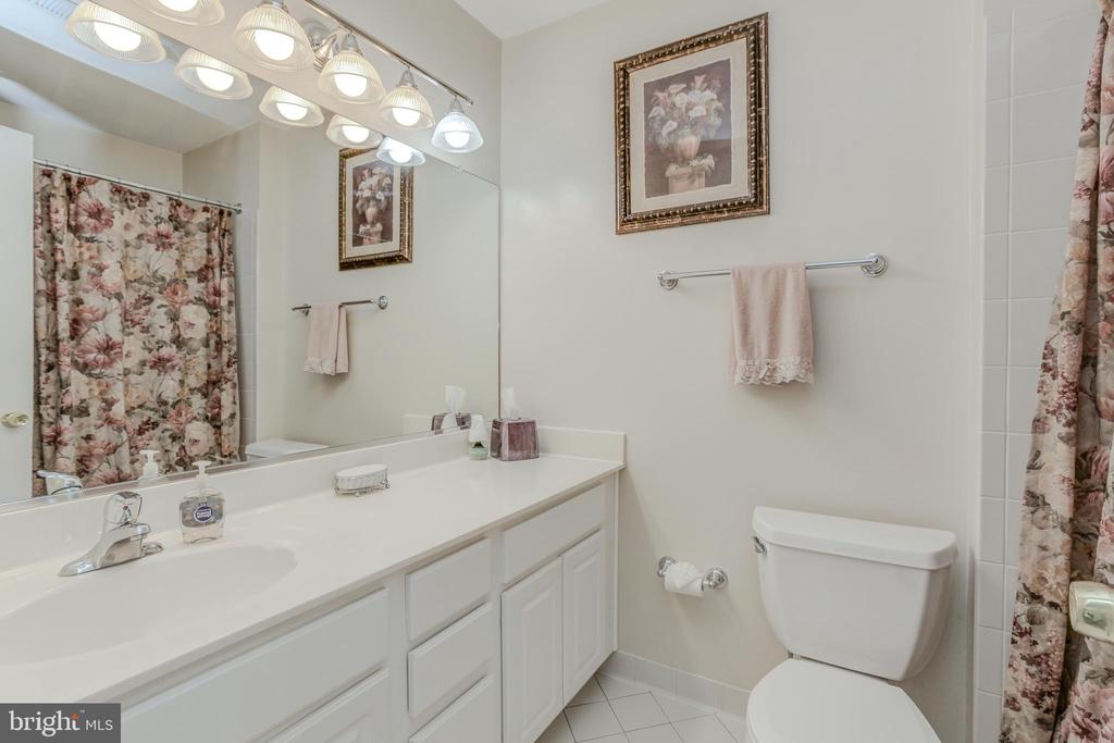 513 MEADOW HALL DRIVE D513