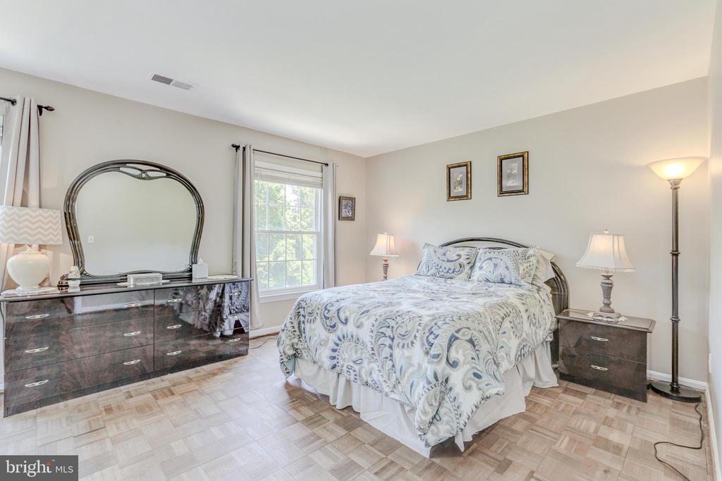 513 MEADOW HALL DRIVE D513