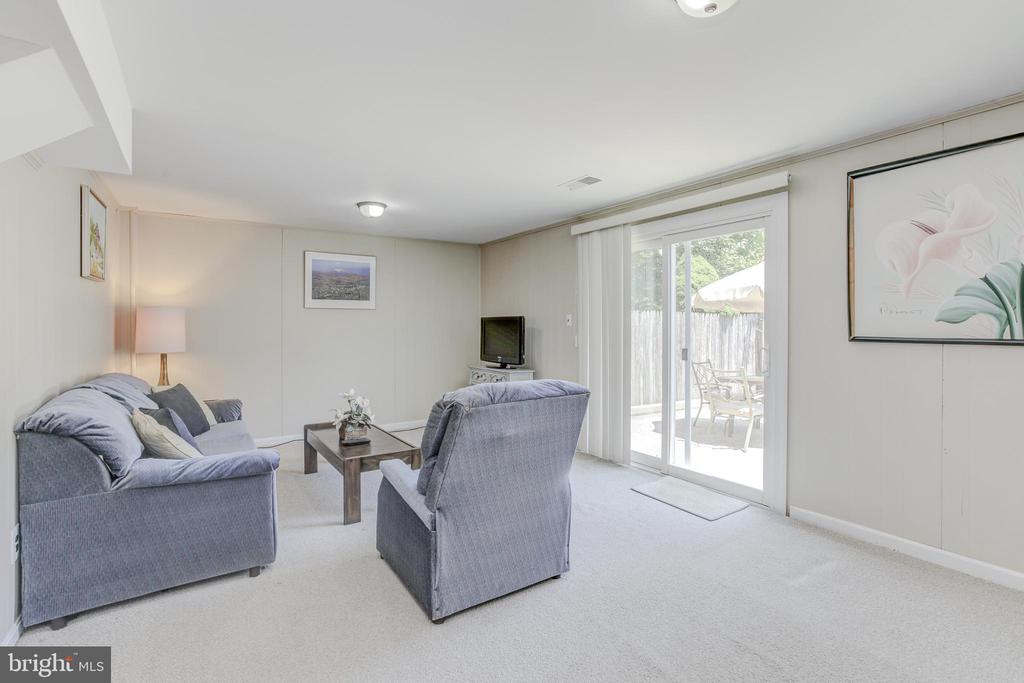 513 MEADOW HALL DRIVE D513