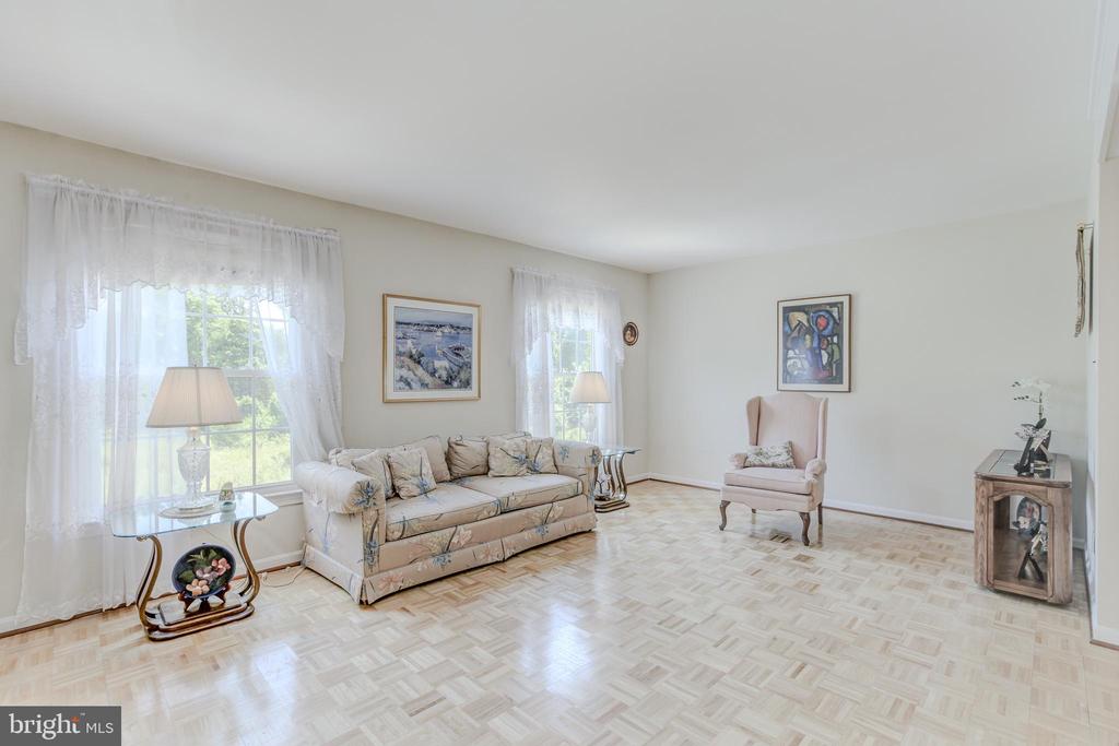 513 MEADOW HALL DRIVE D513