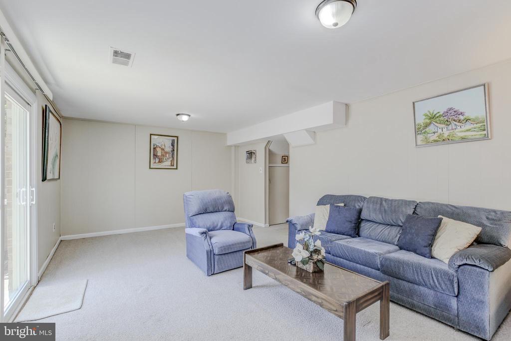 513 MEADOW HALL DRIVE D513