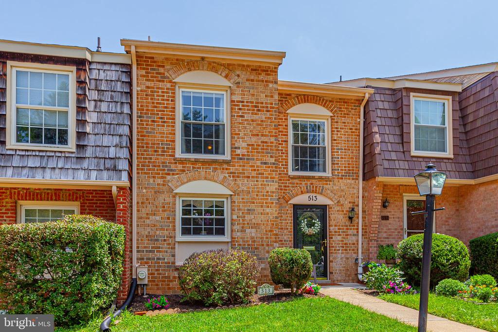 513 MEADOW HALL DRIVE D513