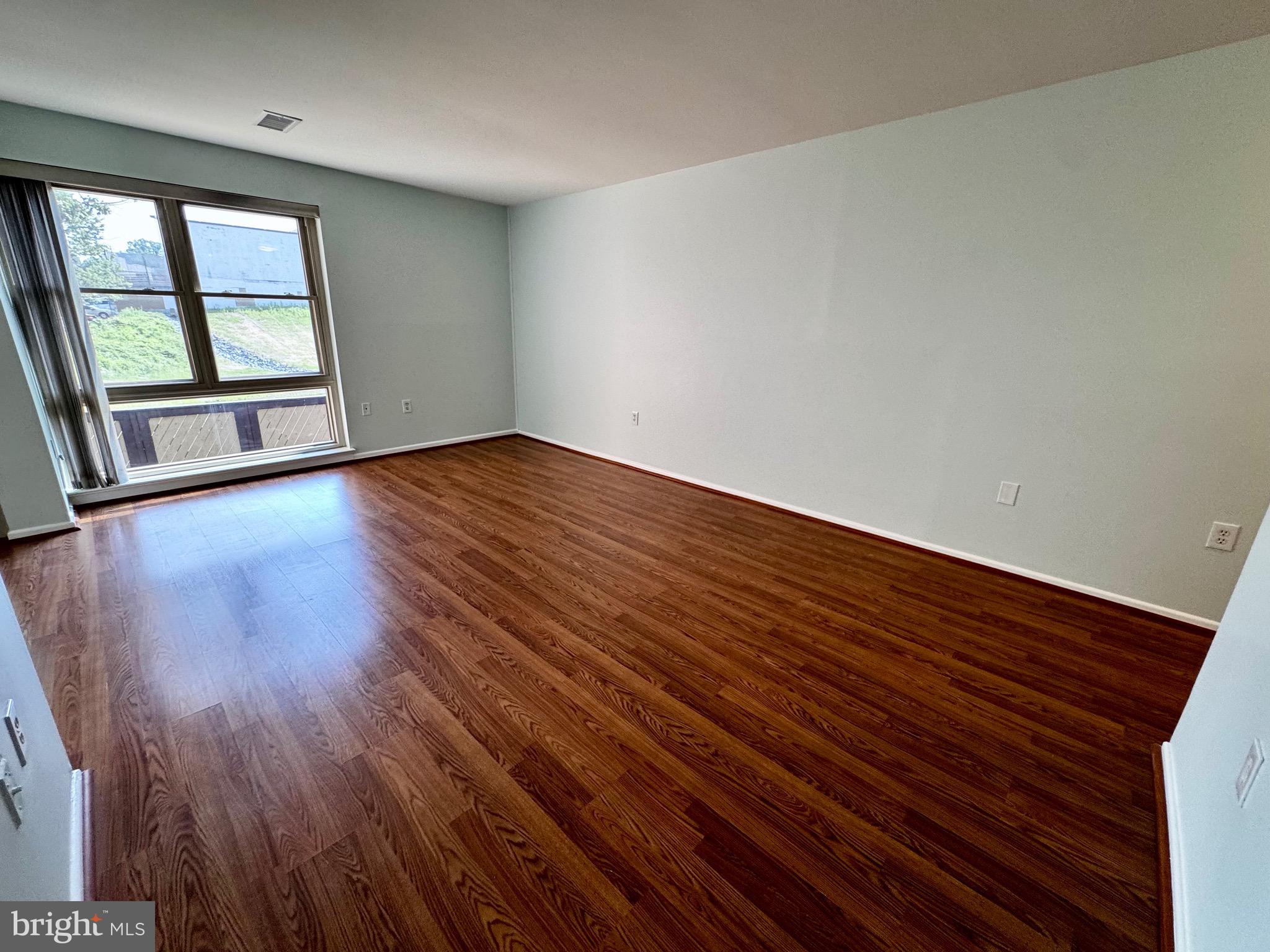 2200 Greenery Ln #201-