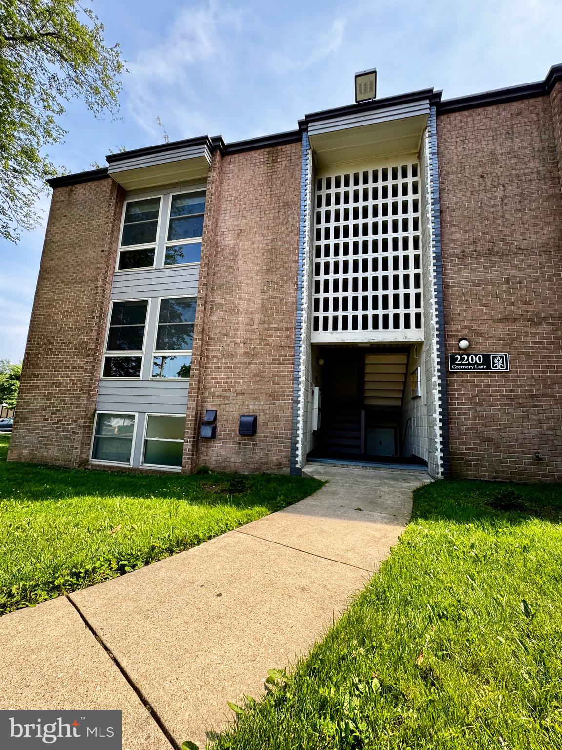 2200 Greenery Ln #201-