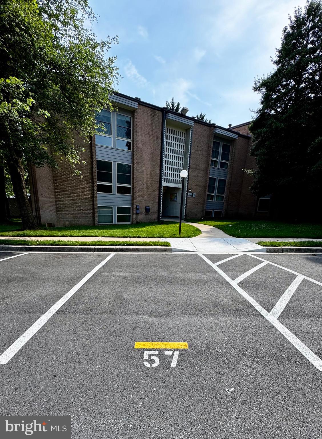 2200 Greenery Ln #201-