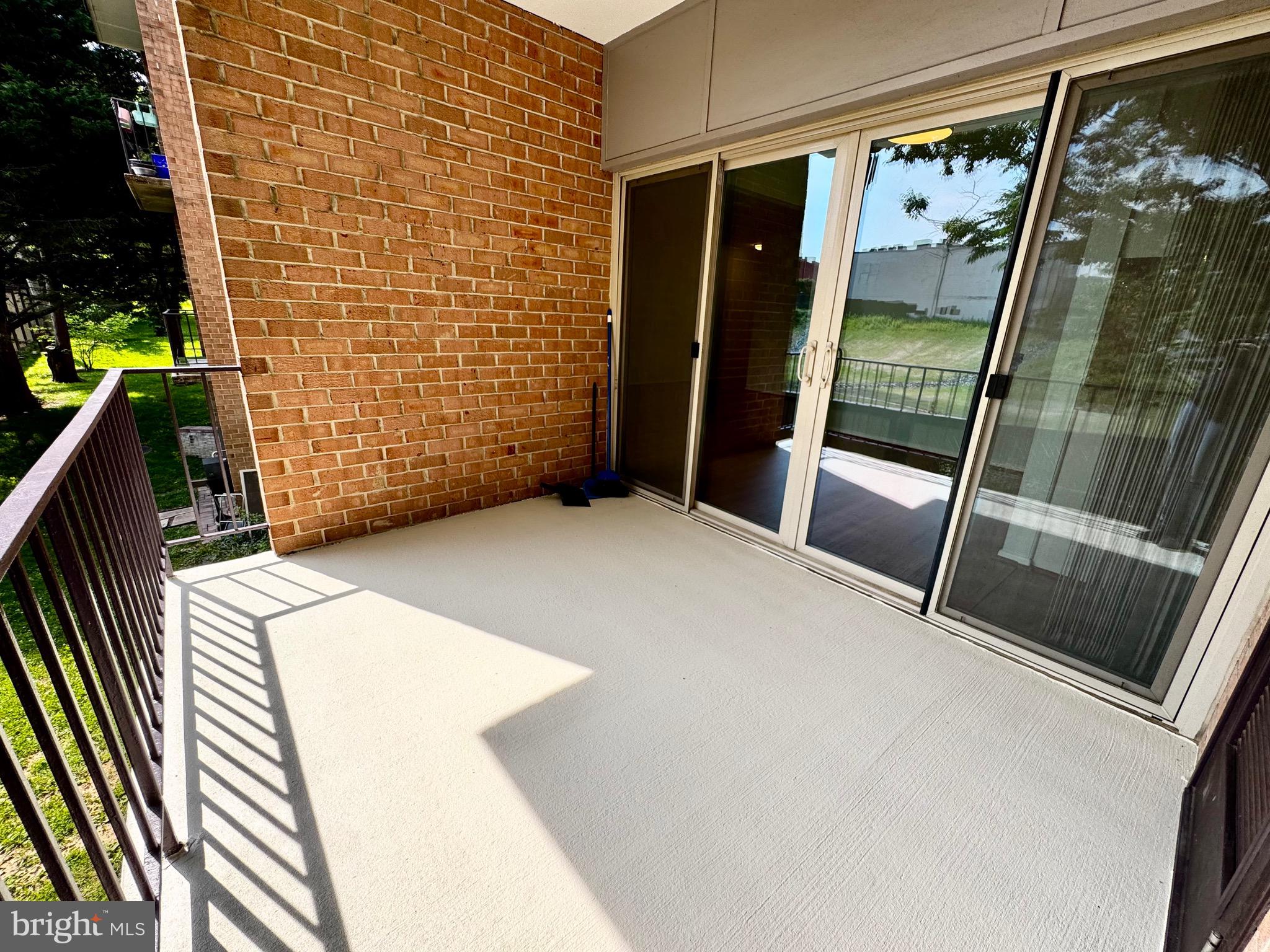 2200 Greenery Ln #201-