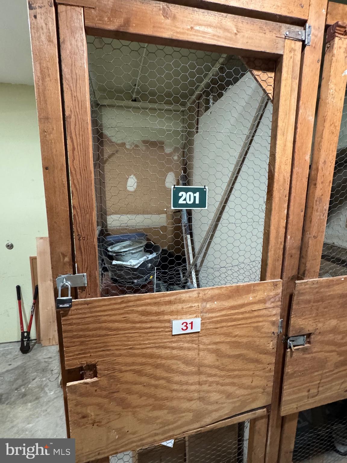 2200 Greenery Ln #201-