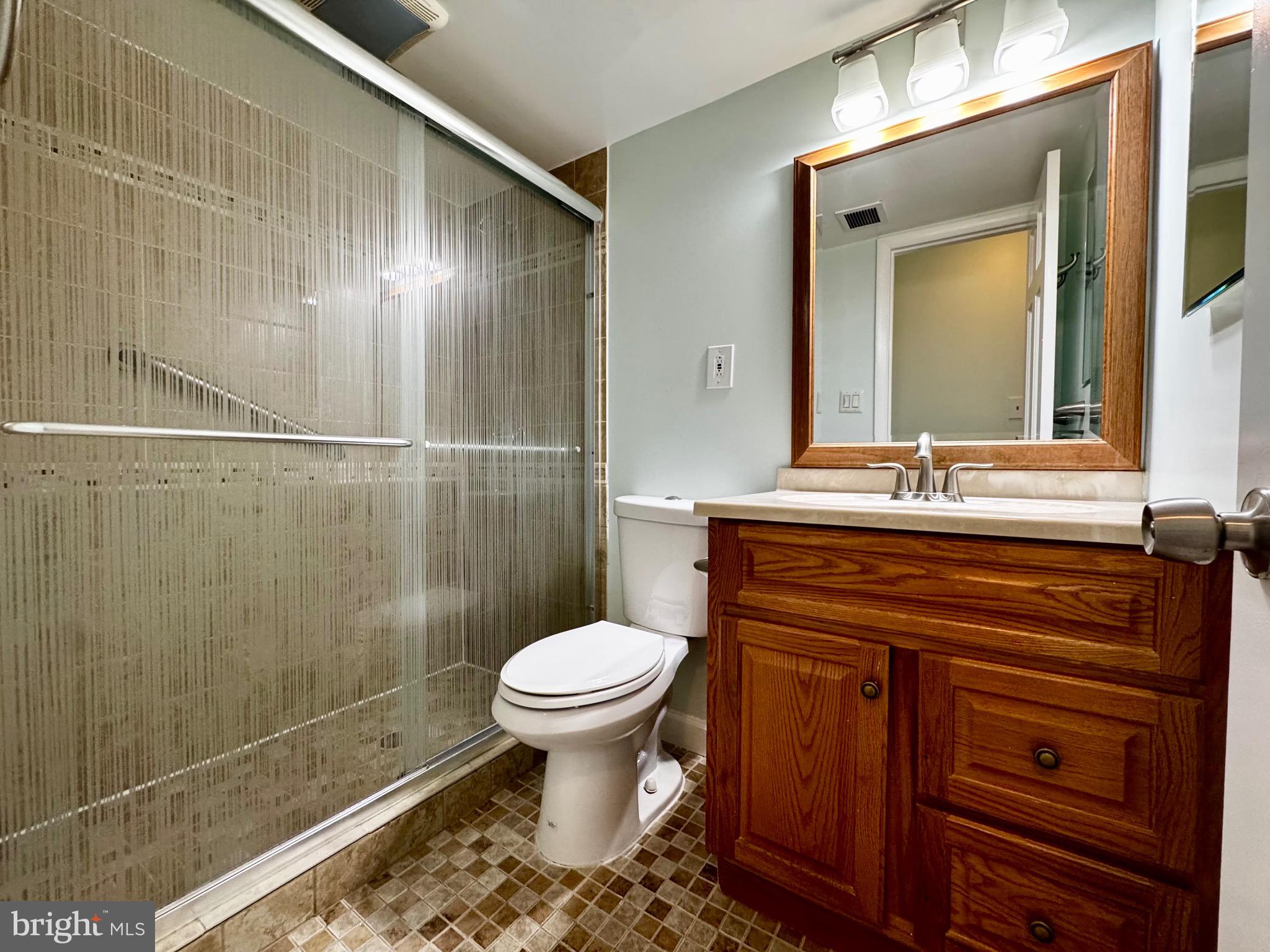 2200 Greenery Ln #201-