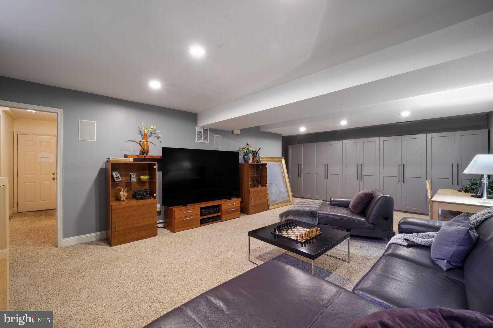 7709 MARY CASSATT DRIVE