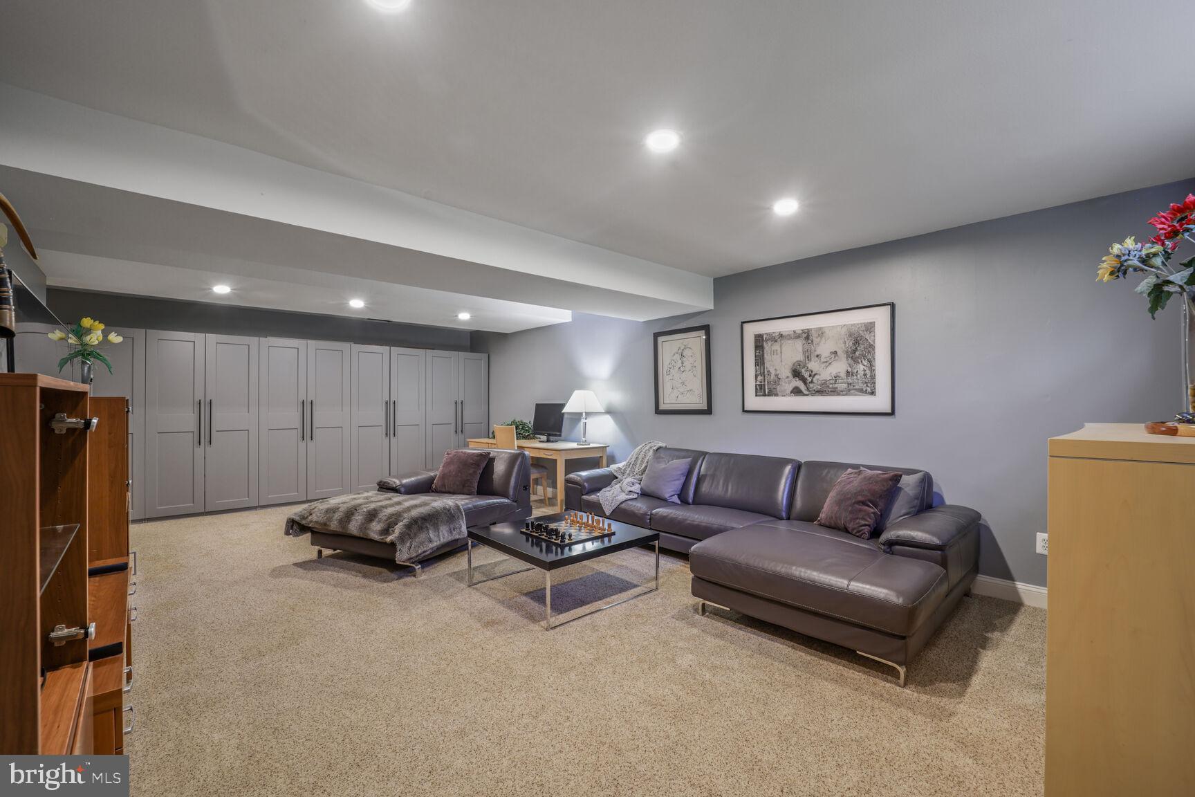 7709 MARY CASSATT DRIVE