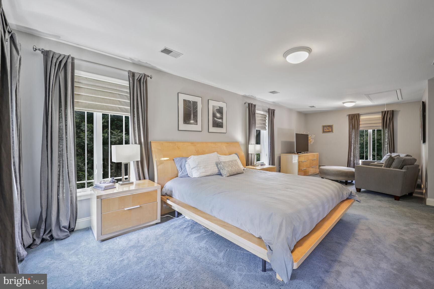 7709 MARY CASSATT DRIVE