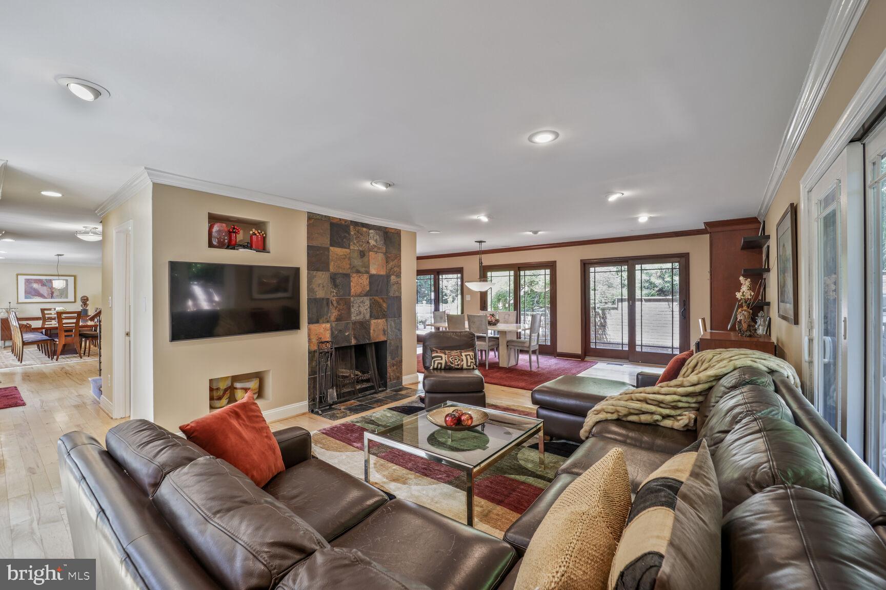 7709 MARY CASSATT DRIVE