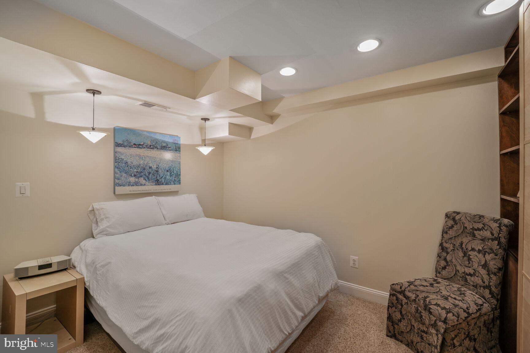 7709 MARY CASSATT DRIVE