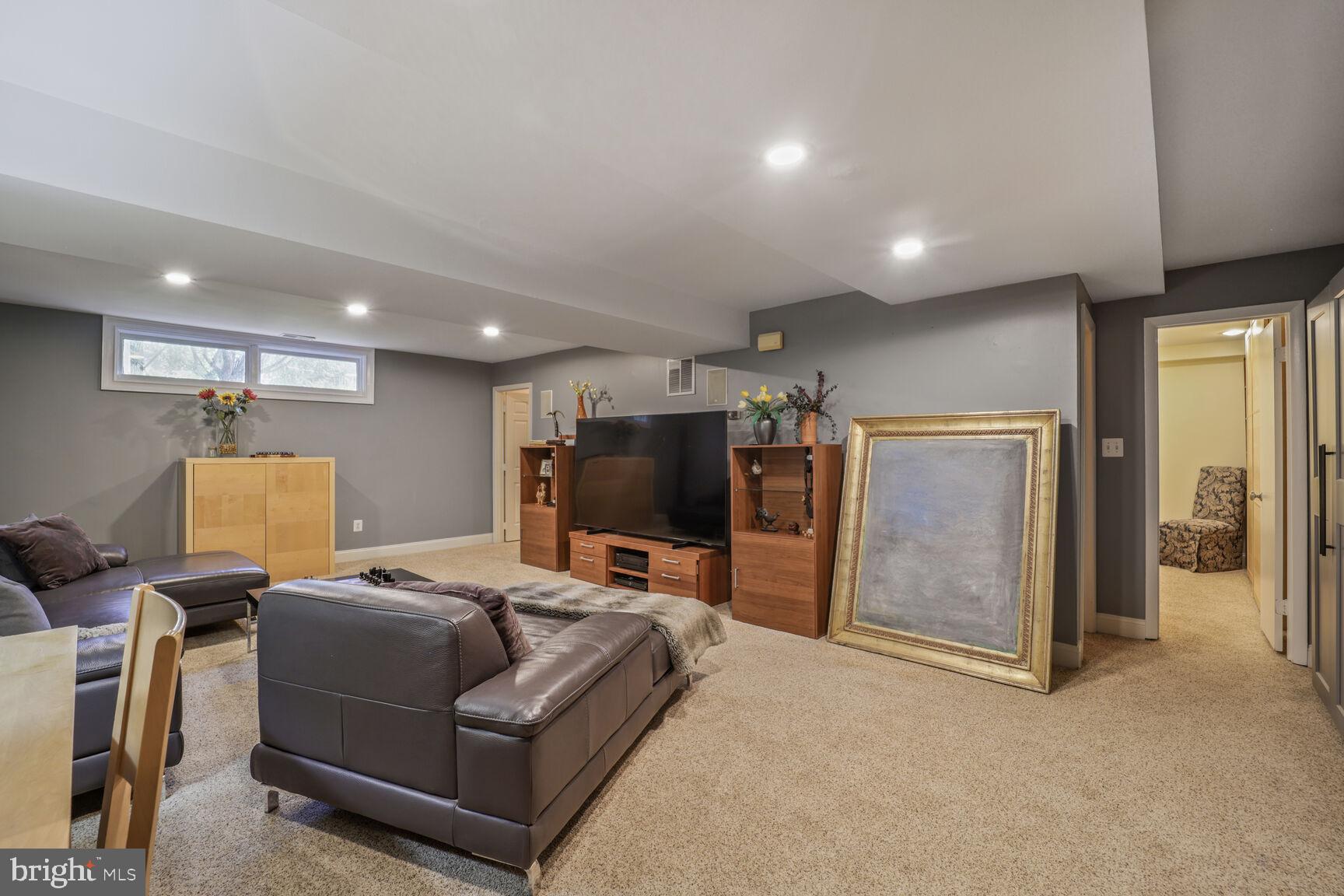 7709 MARY CASSATT DRIVE