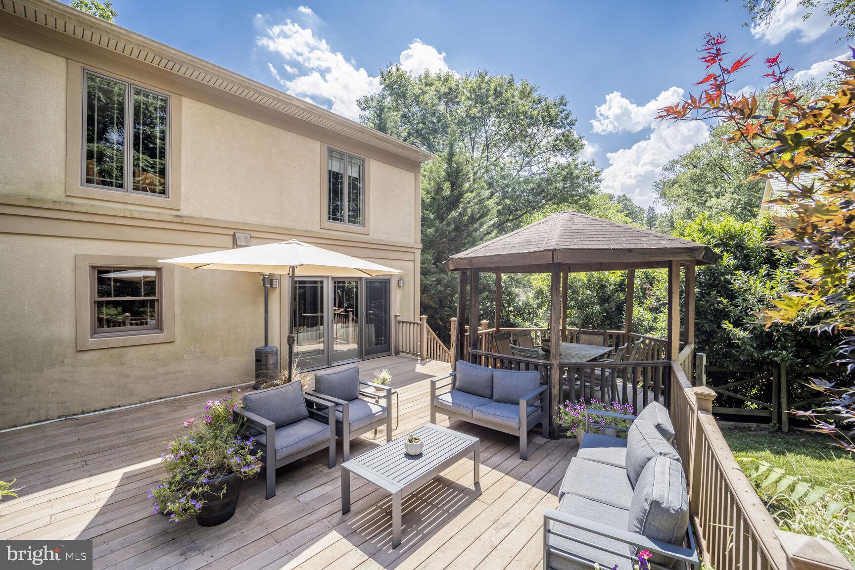 7709 MARY CASSATT DRIVE