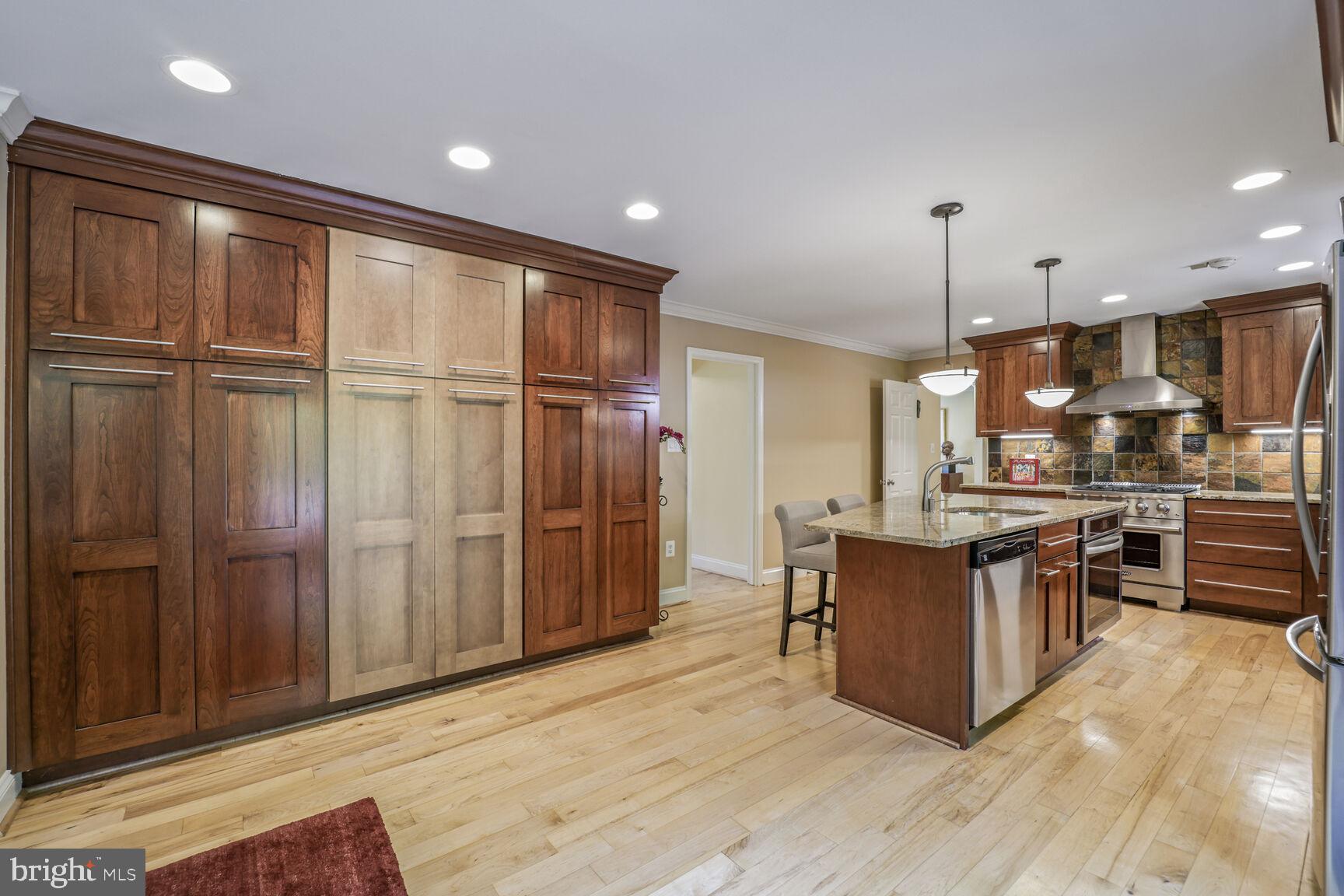 7709 MARY CASSATT DRIVE