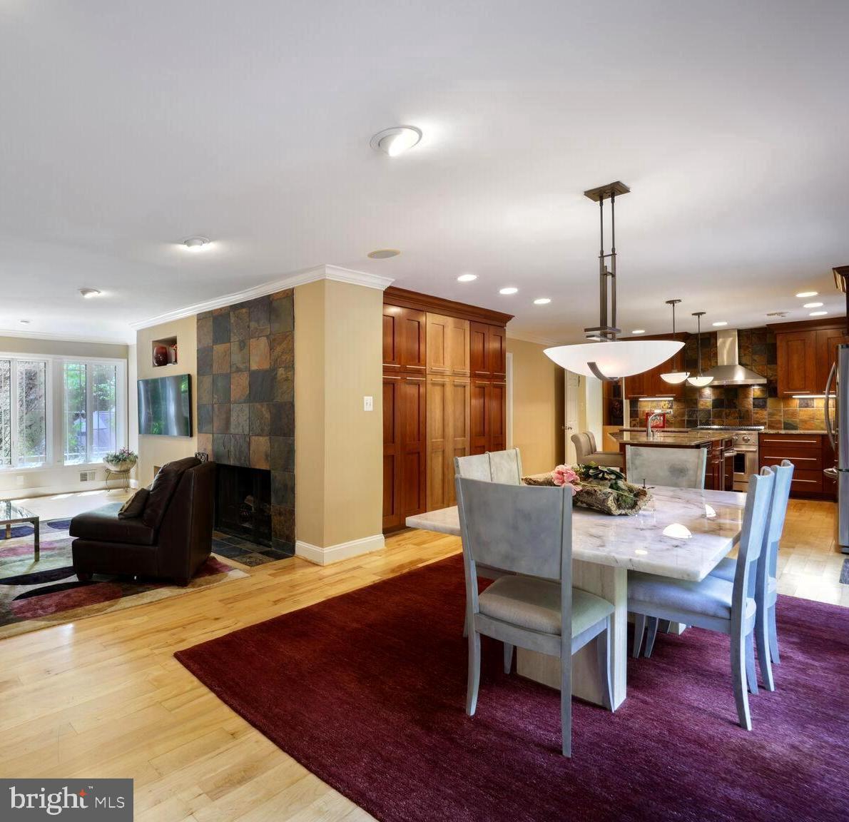 7709 MARY CASSATT DRIVE