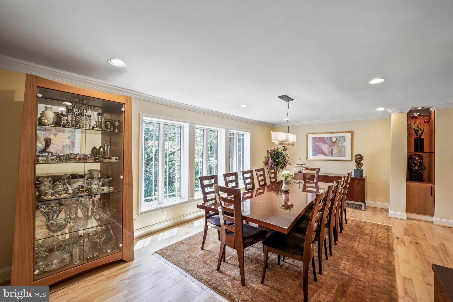 7709 MARY CASSATT DRIVE