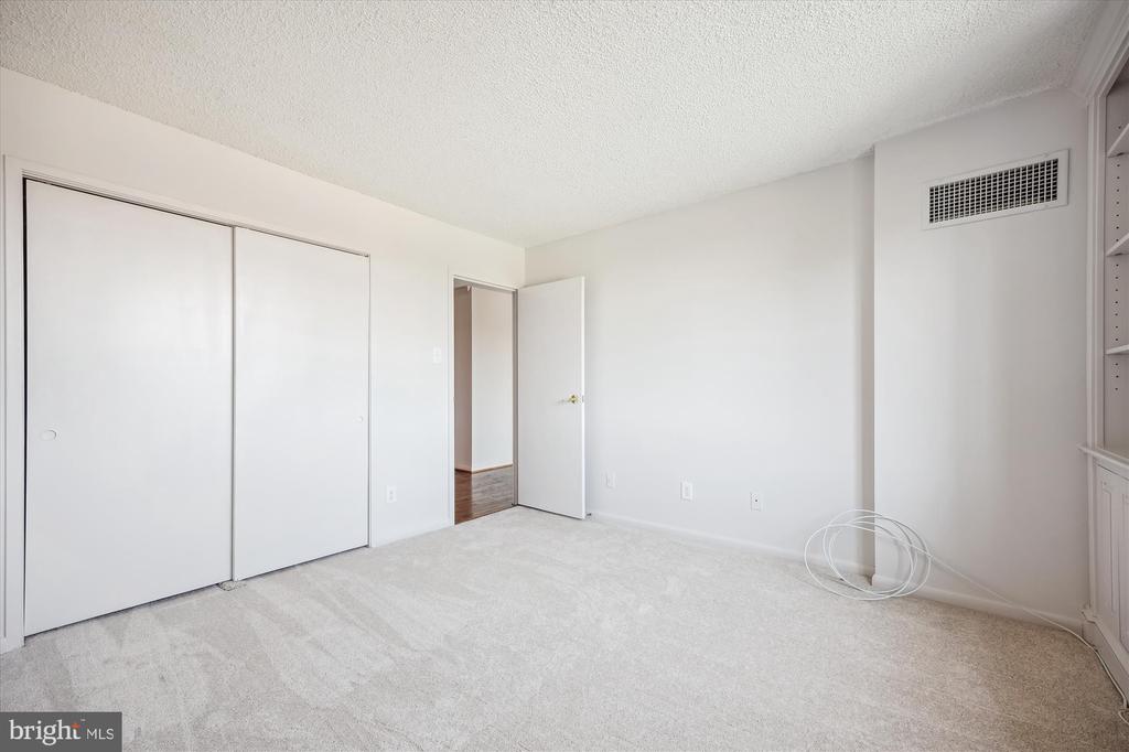 7420 WESTLAKE TERRACE 304