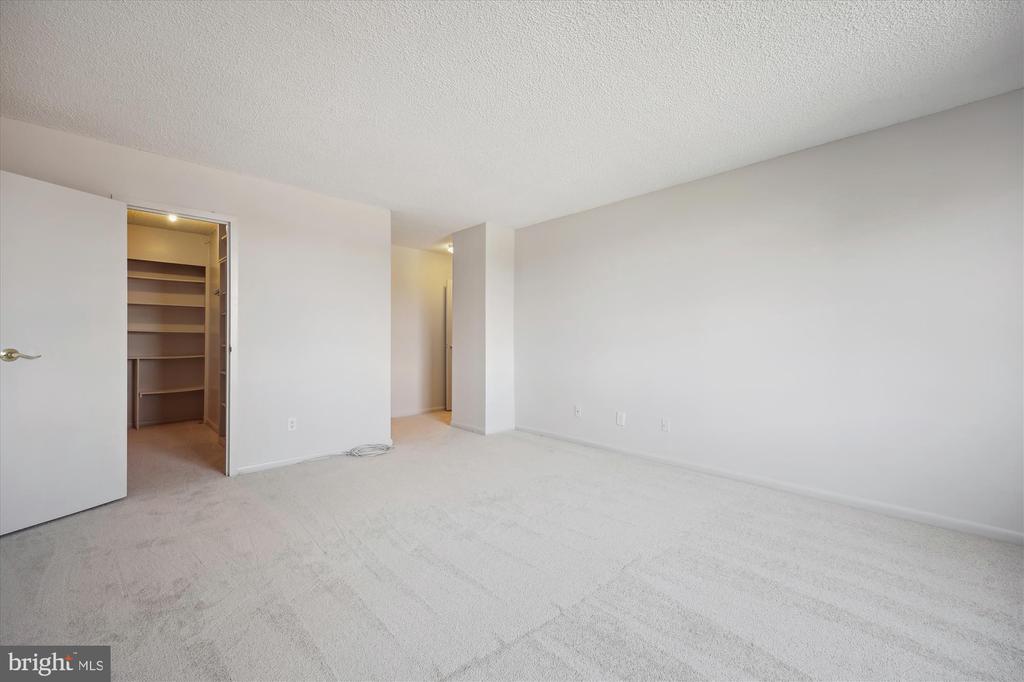 7420 WESTLAKE TERRACE 304