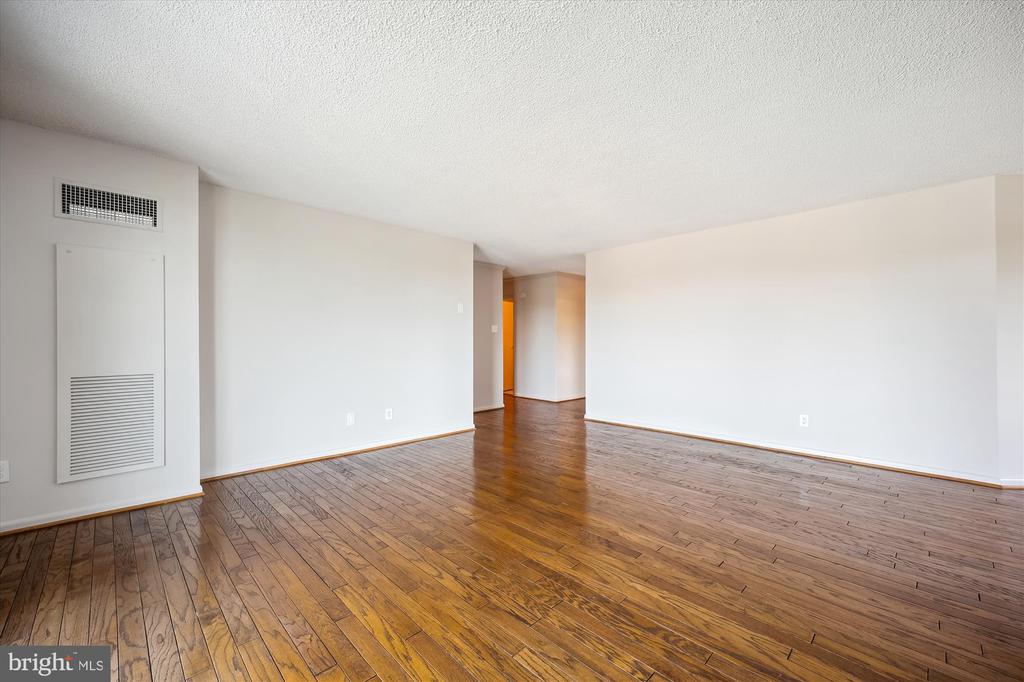 7420 WESTLAKE TERRACE 304
