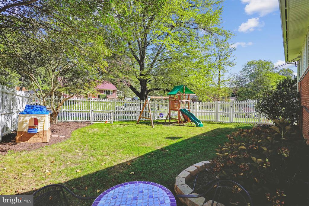 210 BURNT MILLS AVENUE