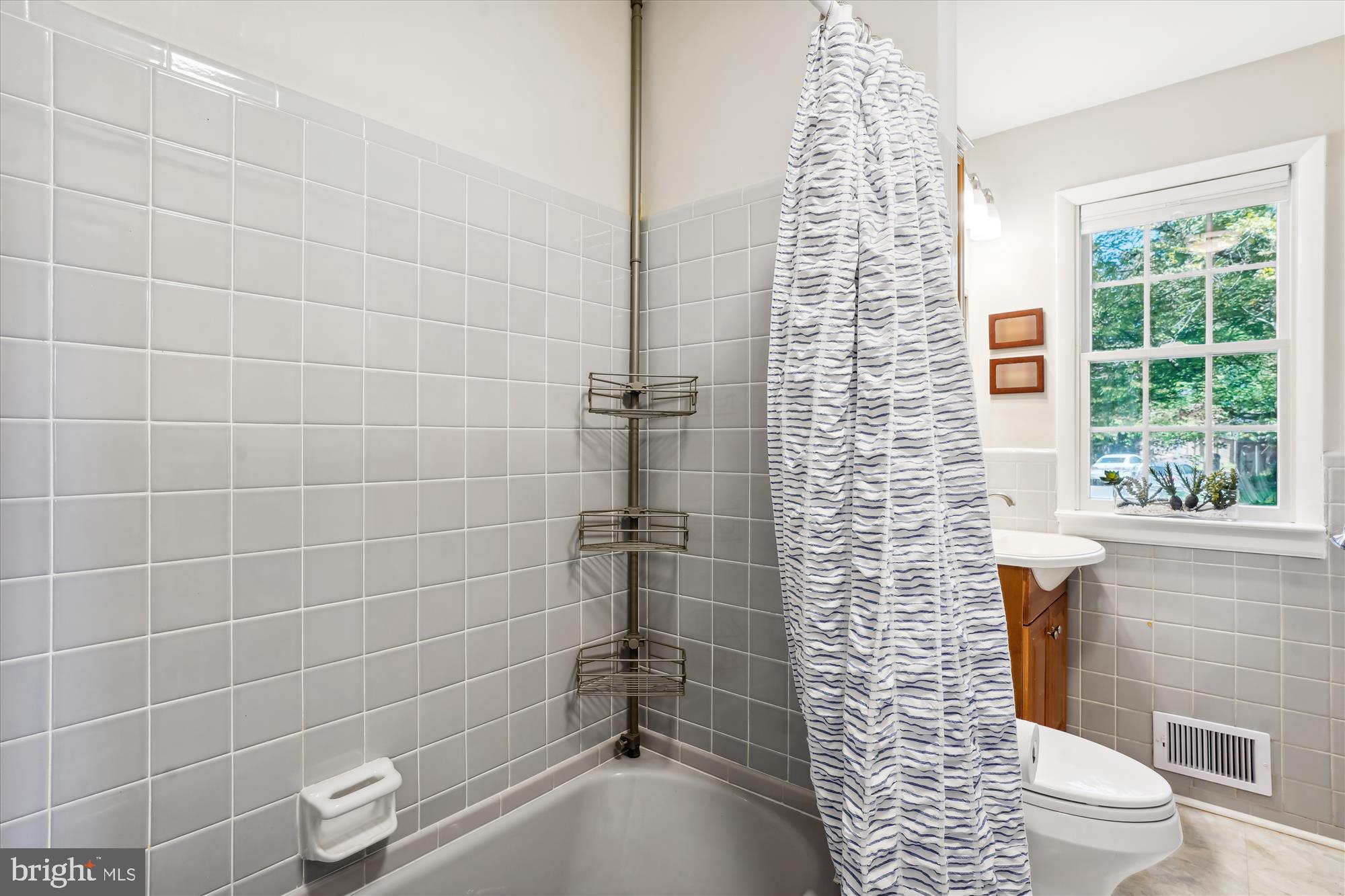 210 BURNT MILLS AVENUE