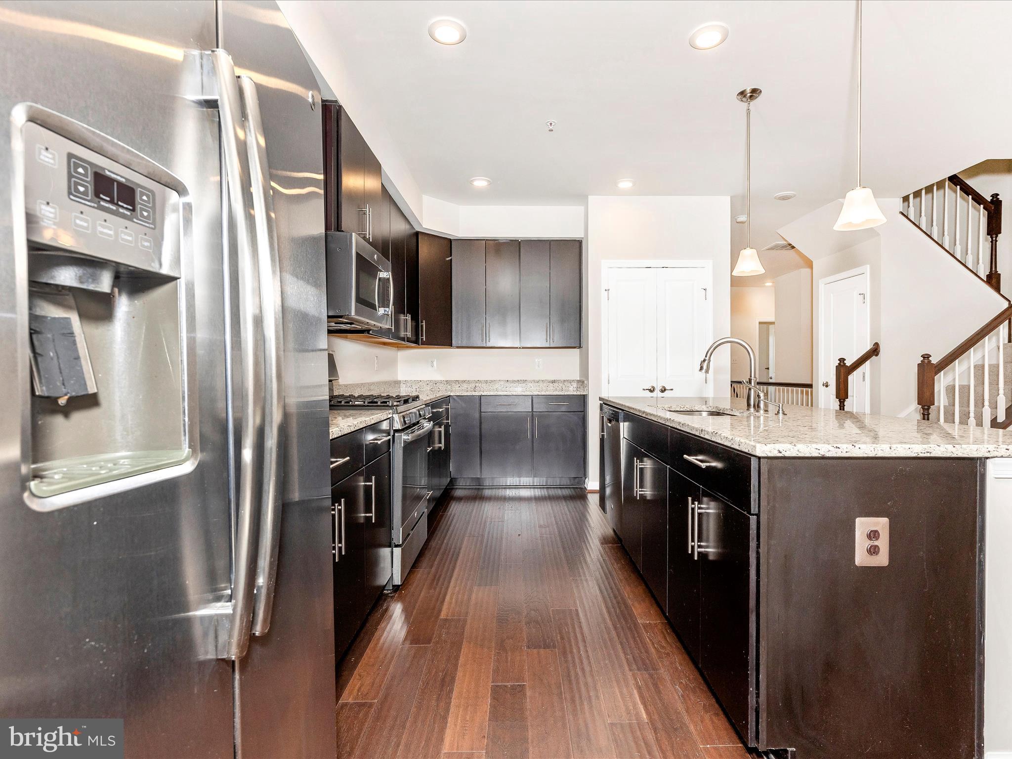 22043 BROADWAY AVENUE 401K