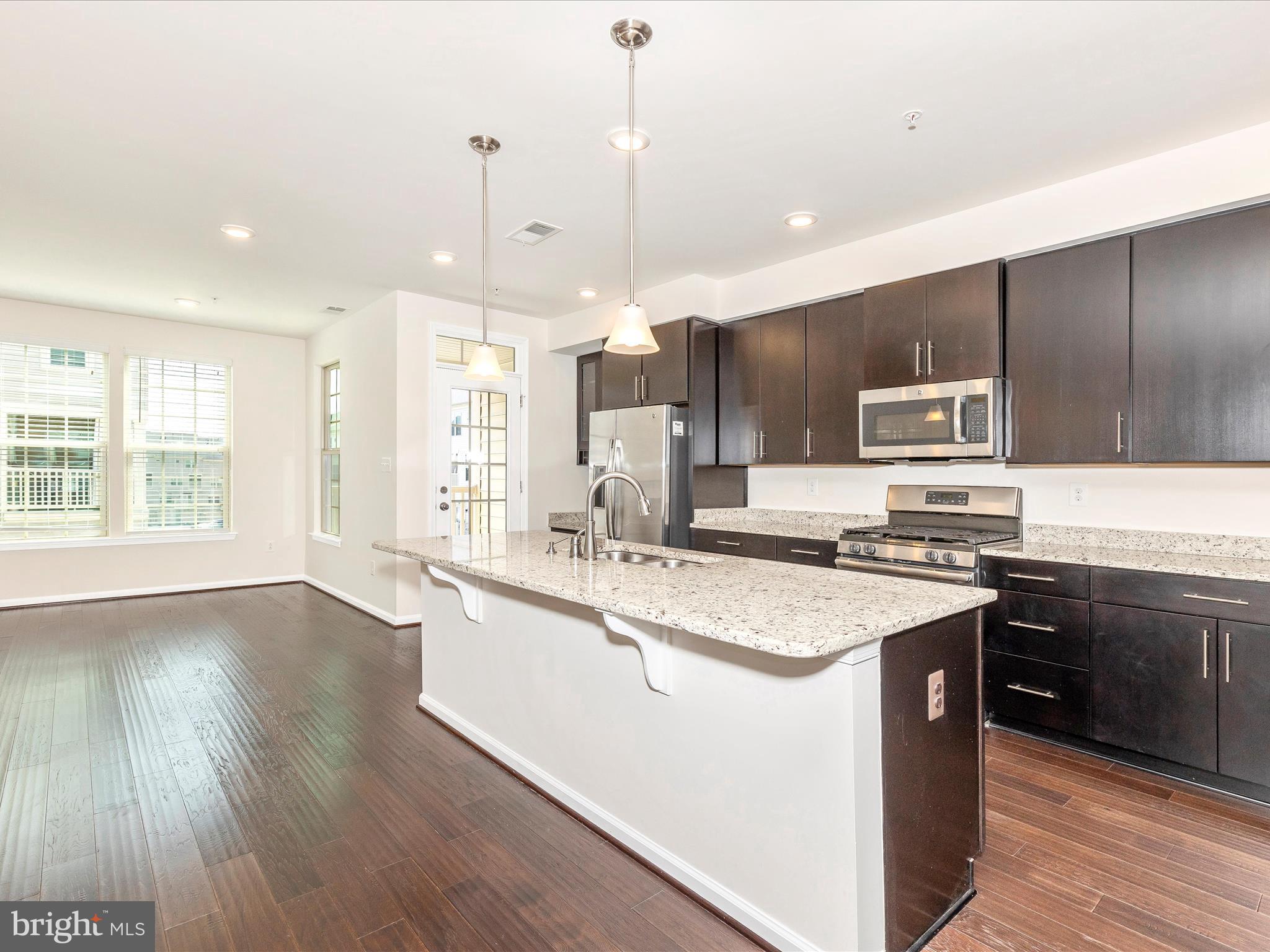 22043 BROADWAY AVENUE 401K