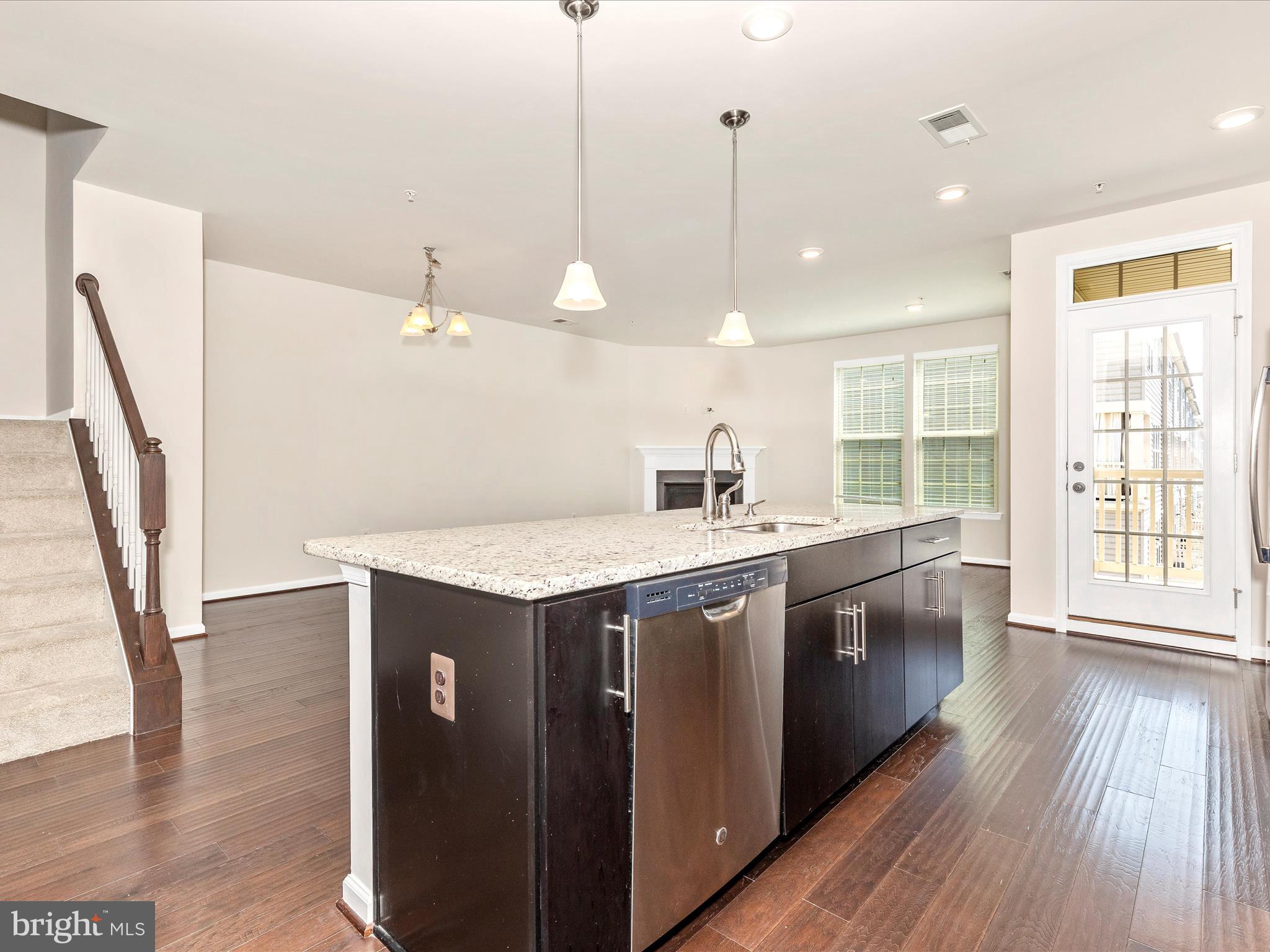 22043 BROADWAY AVENUE 401K