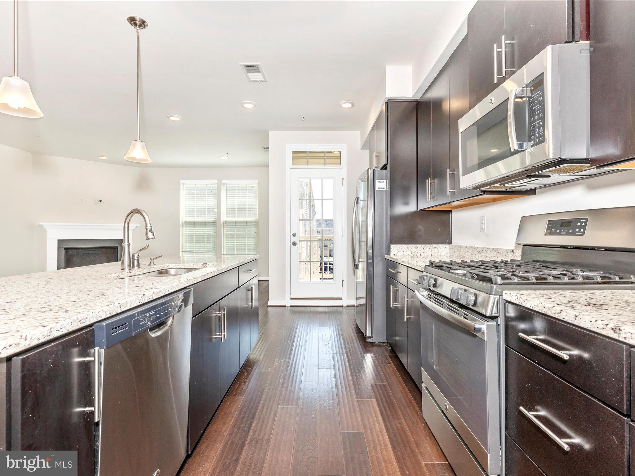 22043 BROADWAY AVENUE 401K