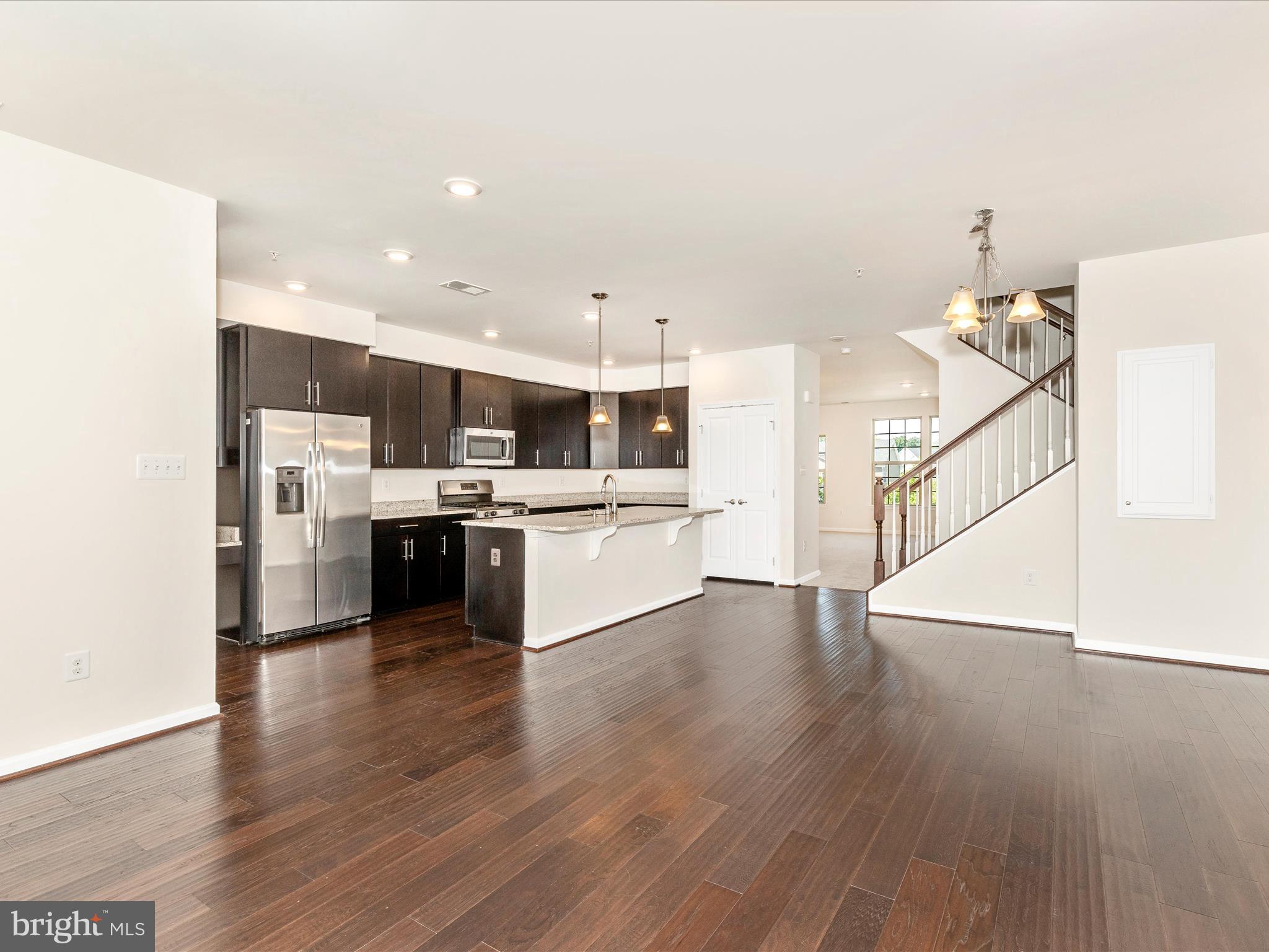 22043 BROADWAY AVENUE 401K