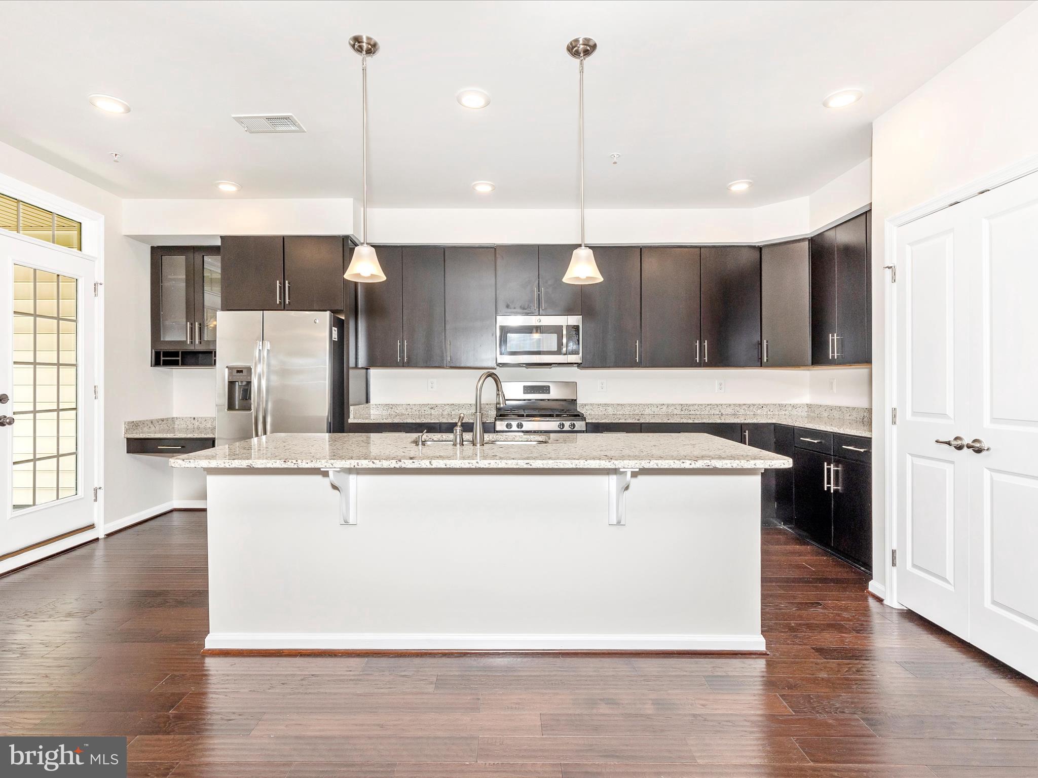 22043 BROADWAY AVENUE 401K