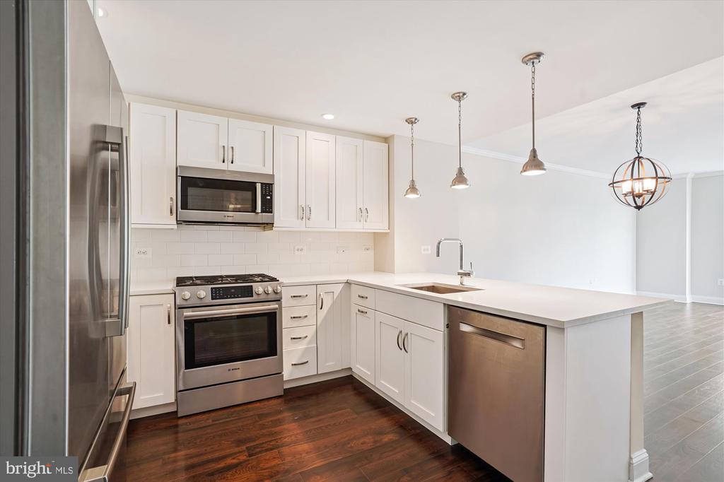 4915 HAMPDEN LANE 307