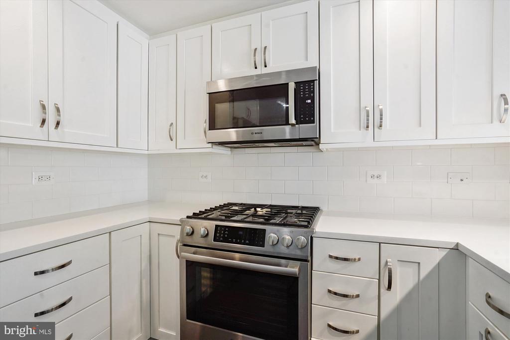 4915 HAMPDEN LANE 307