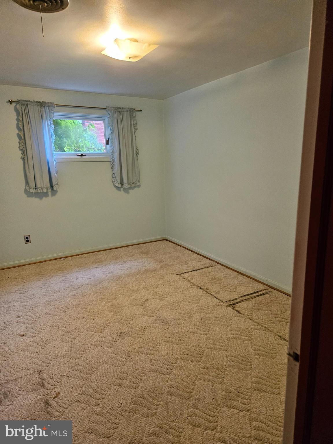 7704 GERANIUM STREET