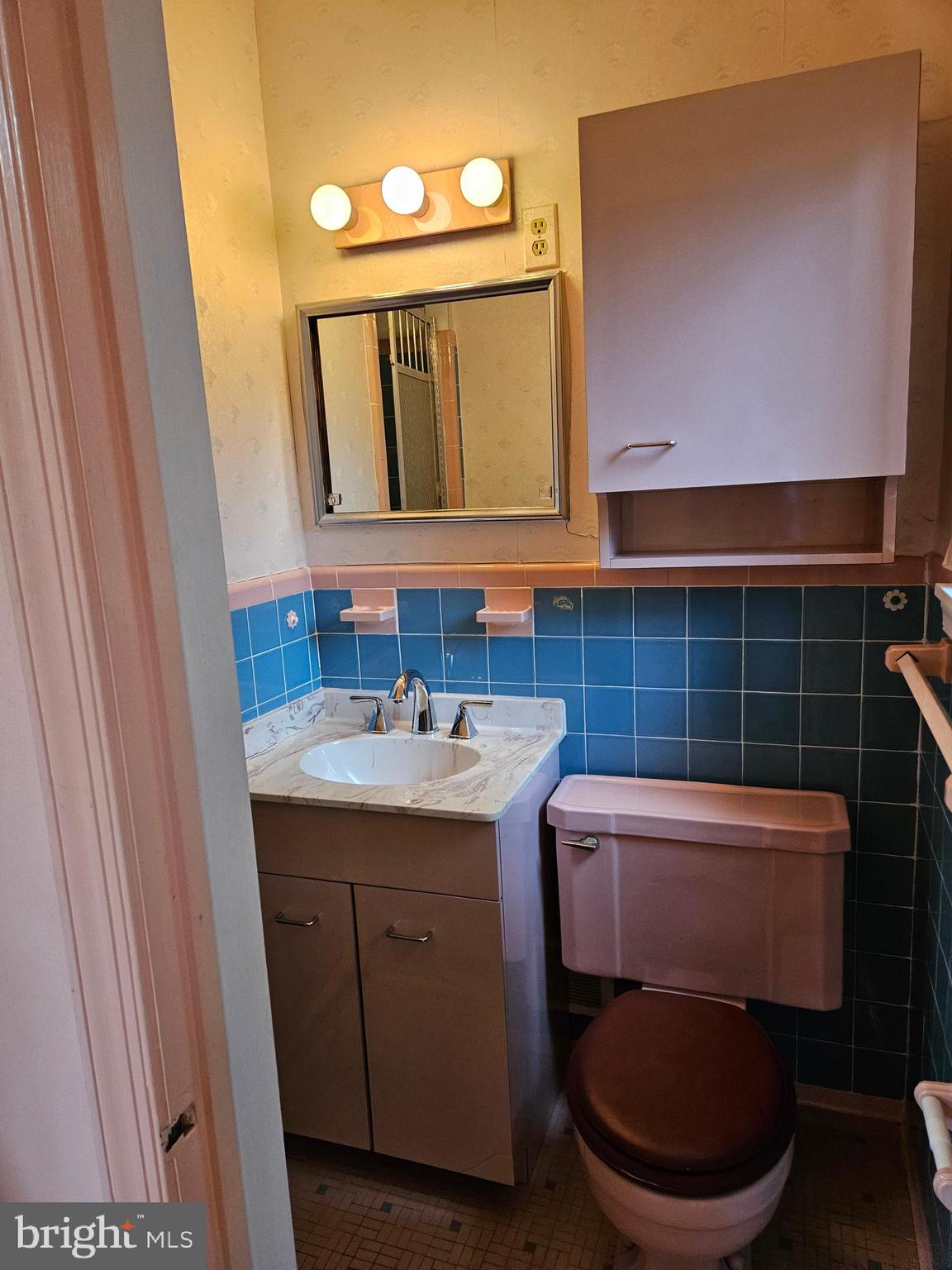 7704 GERANIUM STREET