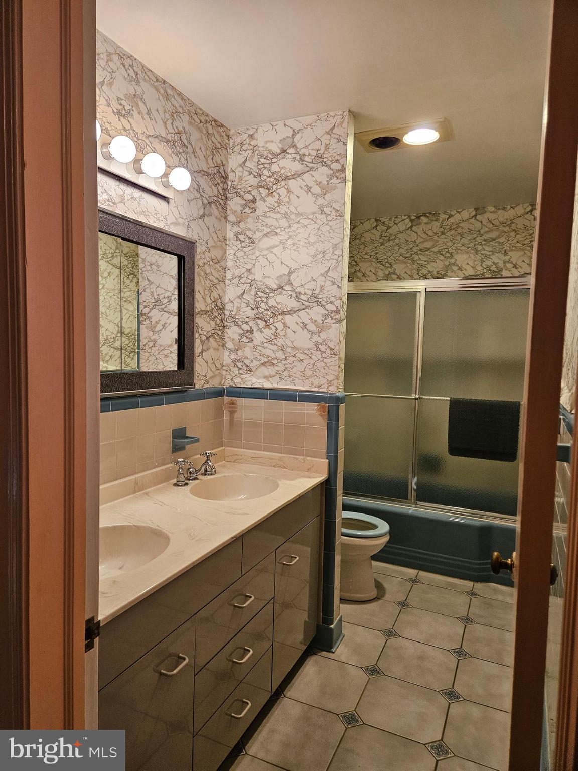 7704 GERANIUM STREET