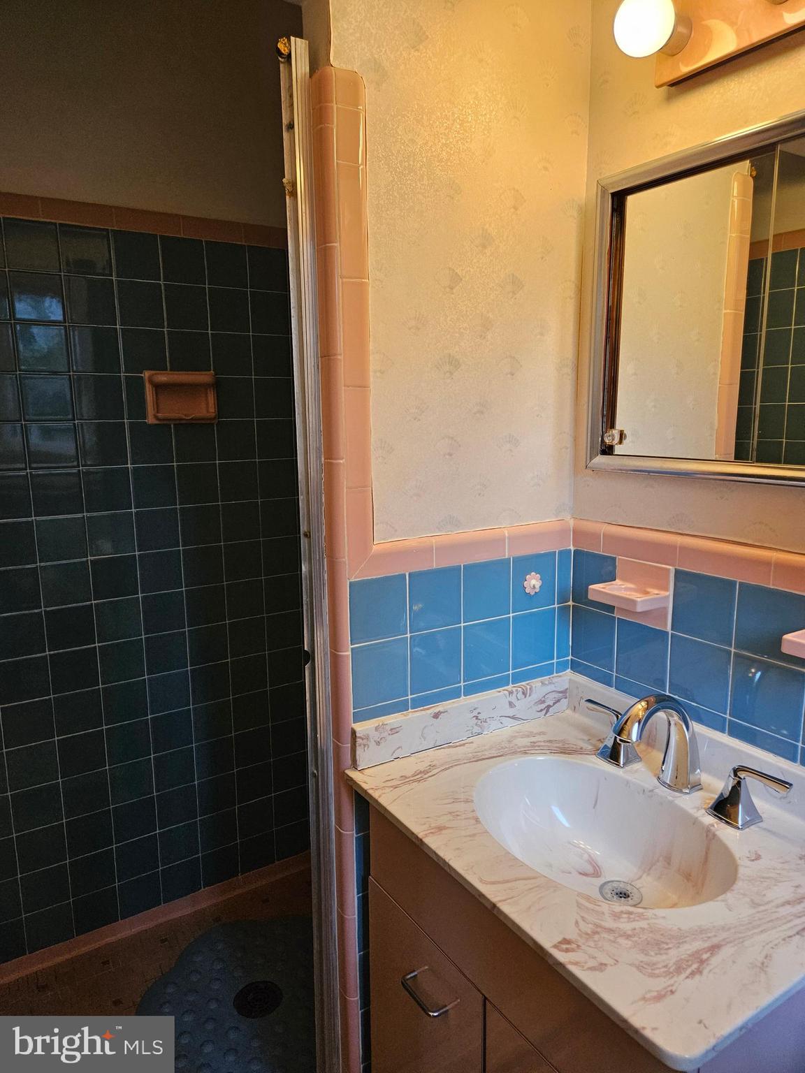 7704 GERANIUM STREET