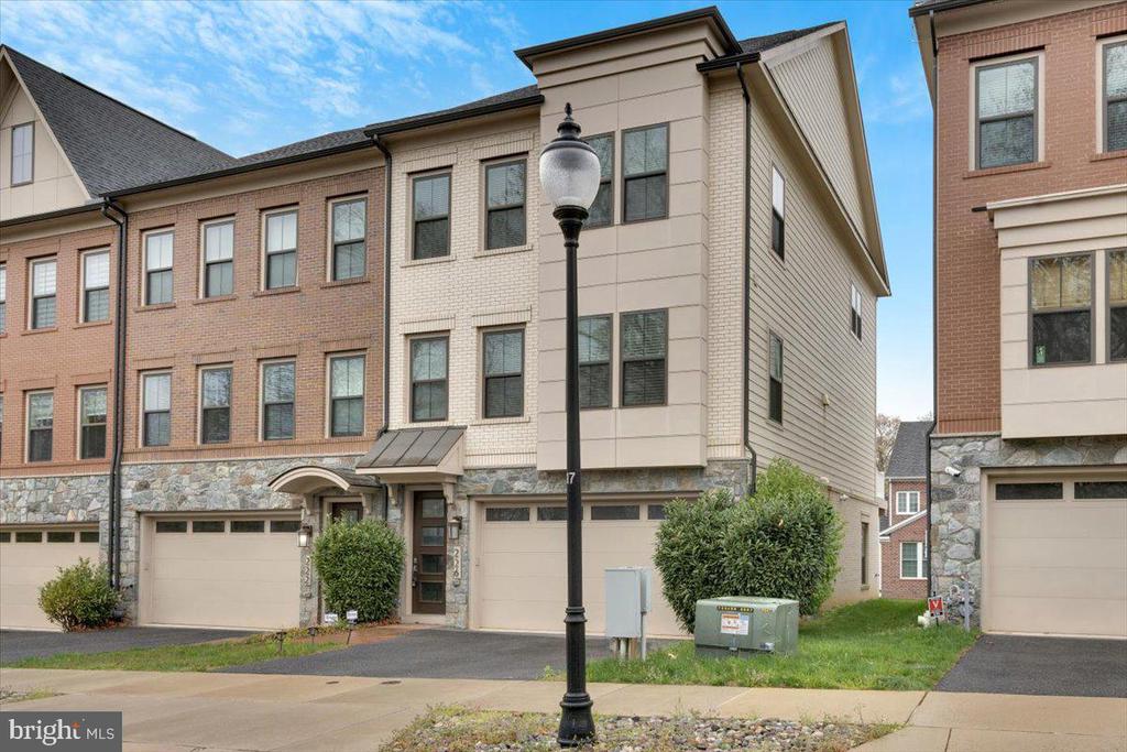 226 CAULFIELD LANE
