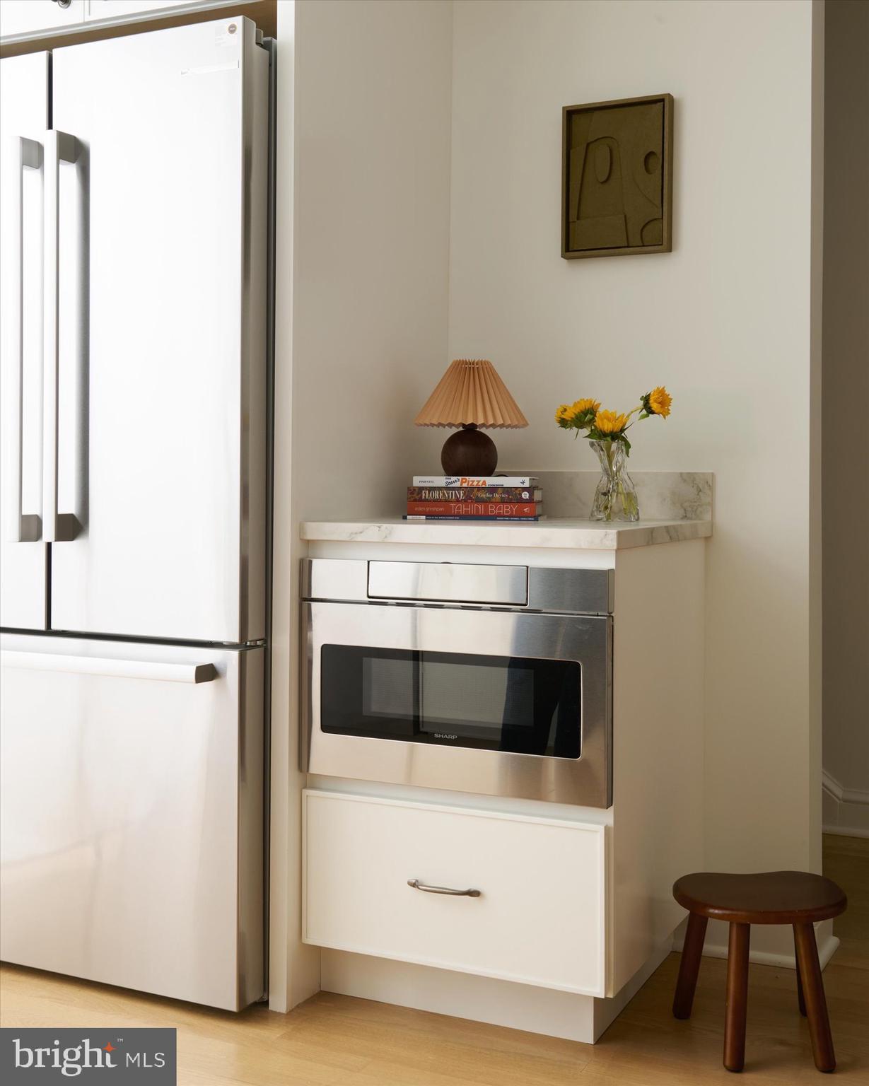 9225 LAUREL OAK DRIVE