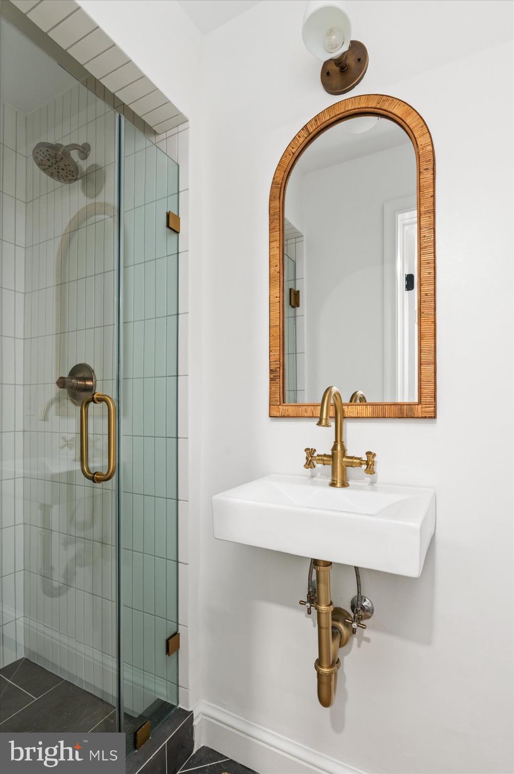 9225 LAUREL OAK DRIVE